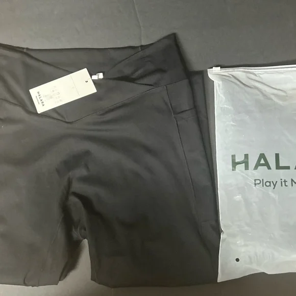 NWT- Halara SoftlyZero™ Crossover Pocket Plain Leggings - Black - Size Large - Picture 4 of 4